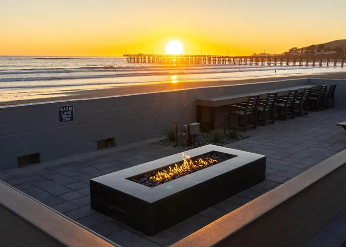 Shoreline Inn...On The Beach